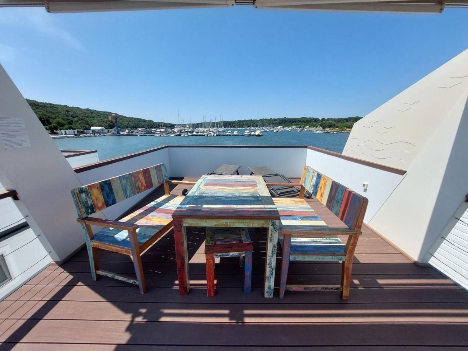 House Boat Oliva - Floating House Villa Pula Exterior photo